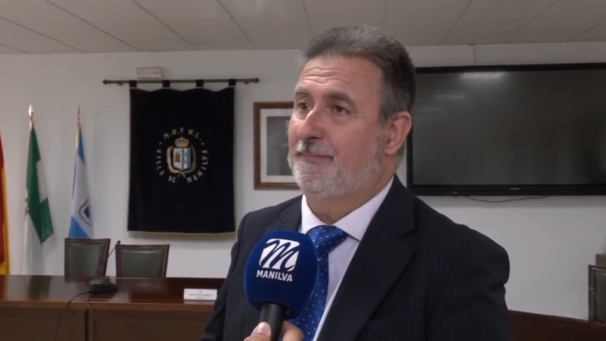 VOX acusa al Ayuntamiento de Manilva de "jugar al trile con los funcionarios y trabajadores públicos"