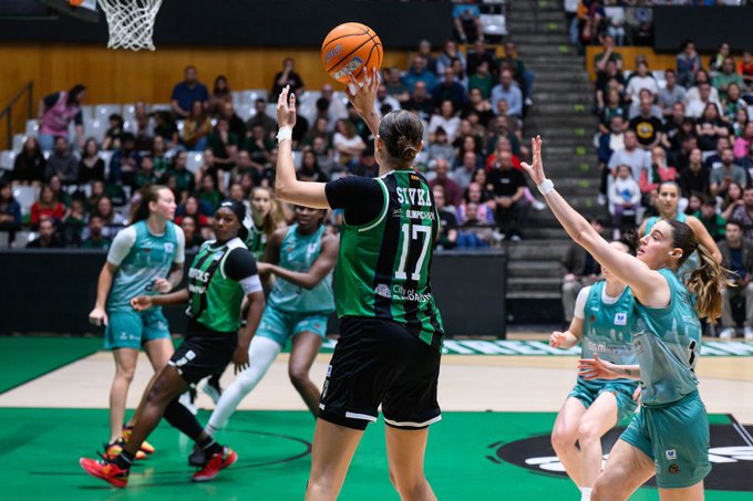 LF Endesa: el CAB Estepona gana en Badalona y sigue soñando con el playoff(69-74) - HGQ Iea - Al Sol de la Costa