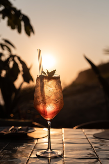 Tony’s Beach Marbella : la esencia del Mediterráneo renace frente al mar - Imagen1Tonys - Al Sol de la Costa