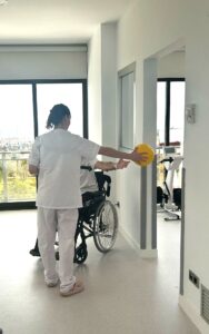 Portada - La neurorrehabilitacion permite mejorar la autonomia en enfermedades neurologicas complejas - Al Sol de la Costa