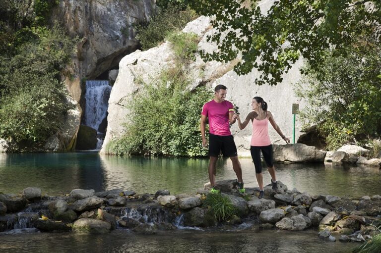 Portada - rural paisaje y pareja - Al Sol de la Costa