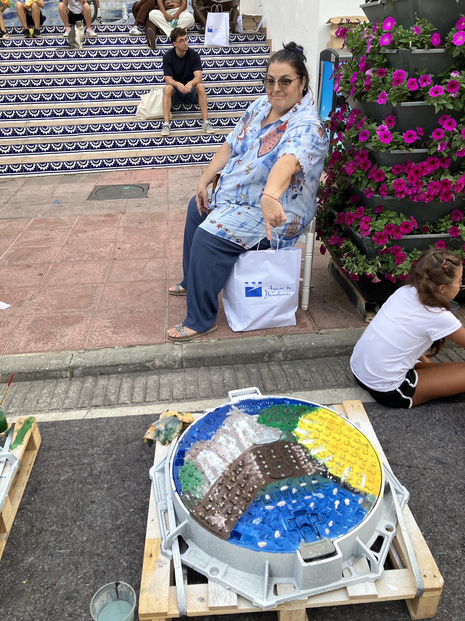 Gran éxito de la 2ª edición del Concurso Urbano de Pintura de Alcantarillas de Benahavis - HTN62M - Al Sol de la Costa