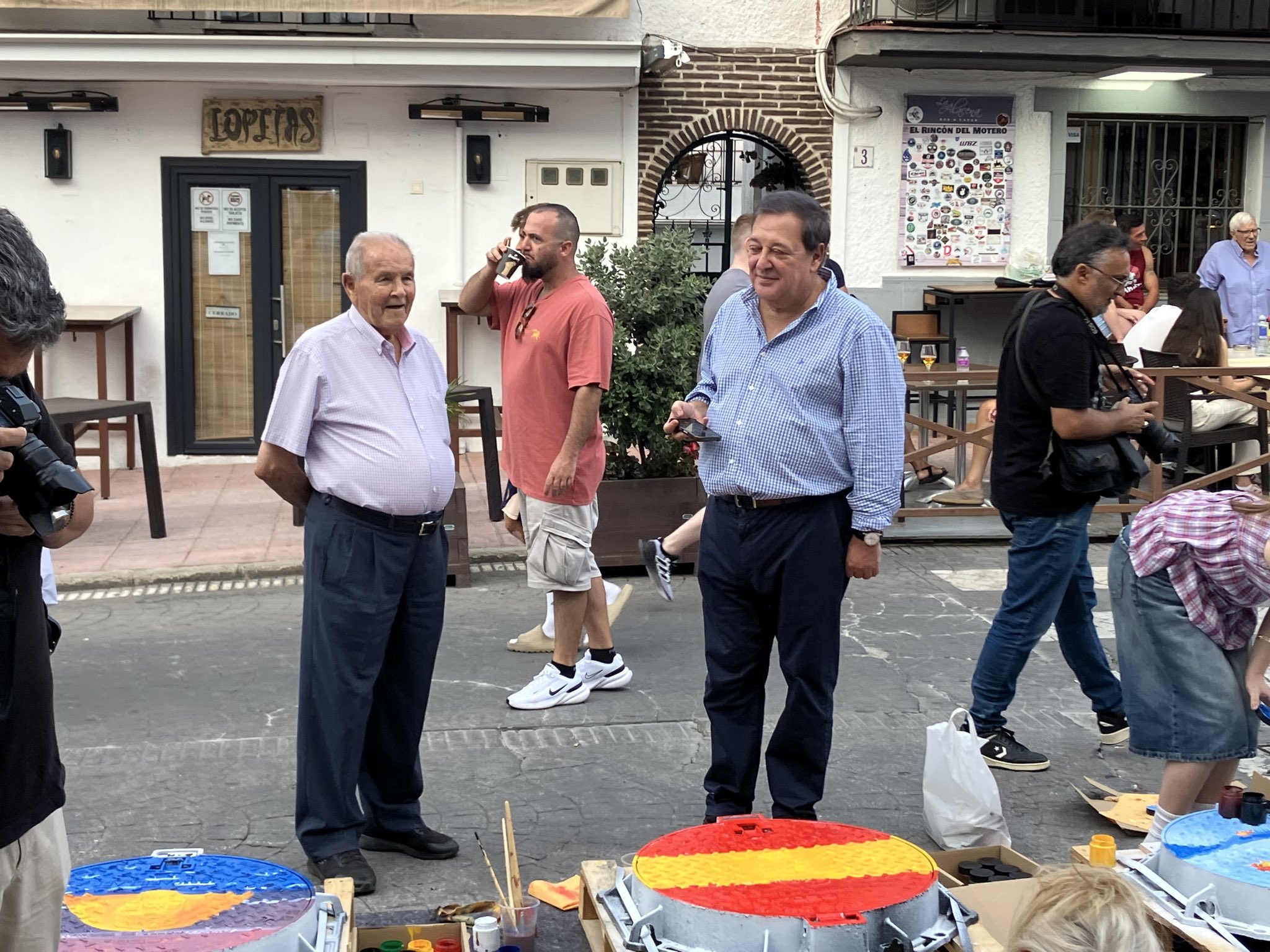 Gran éxito de la 2ª edición del Concurso Urbano de Pintura de Alcantarillas de Benahavis - HTN6ag - Al Sol de la Costa