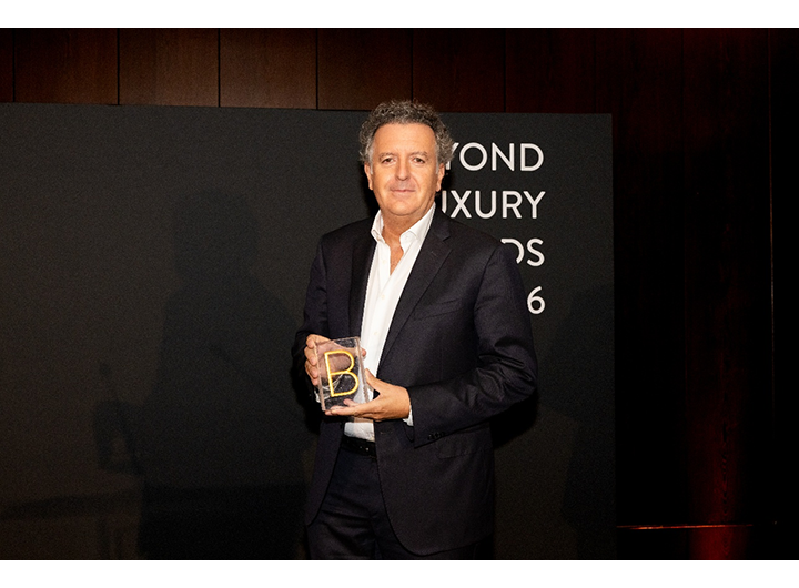 Azure Beach & Pool, de METT Marbella – Estepona, reconocido con el premio a la Mejor Piscina de Hotel en los Beyond Luxury Awards 2026 - 1792674709 - Al Sol de la Costa