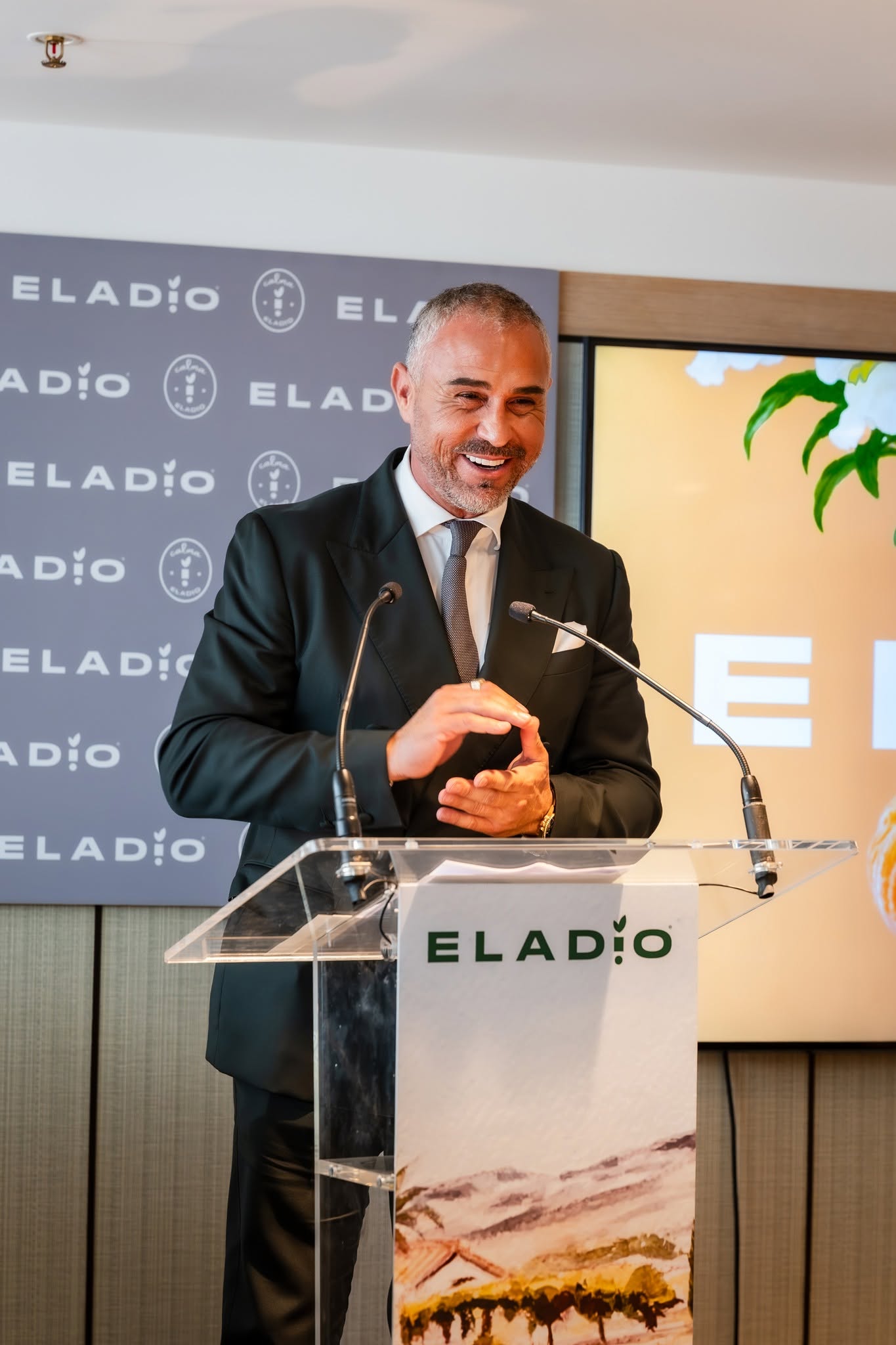 Frutas y Verduras Eladio celebra sus 20 años con una profunda transformación empresarial y nuevos proyectos de expansión nacional - 861996 28032205320 n - Al Sol de la Costa