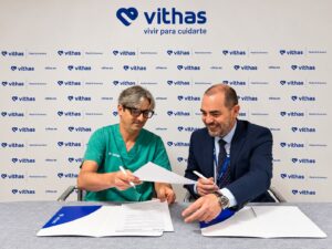 Portada - Firma acuerdo Vithas Fund Diego Glez Rivas 2 - Al Sol de la Costa
