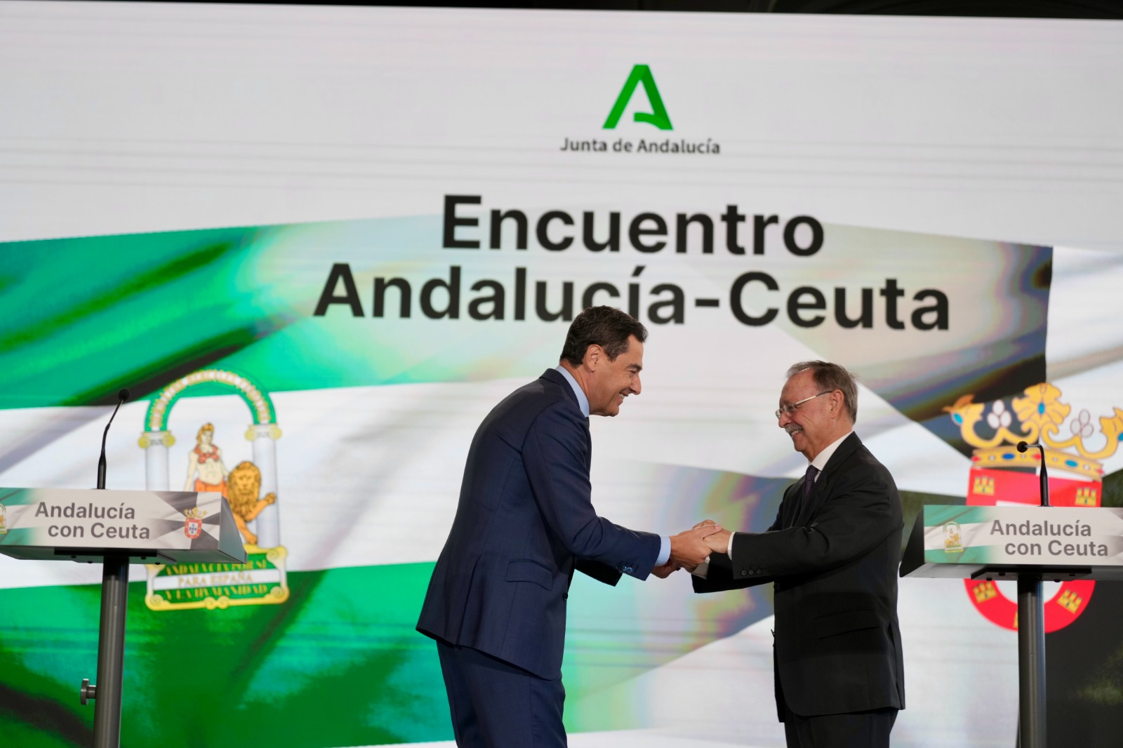 Juanma Moreno anuncia una línea marítima regular entre el Puerto de Málaga y Ceuta - HTiOC - Al Sol de la Costa