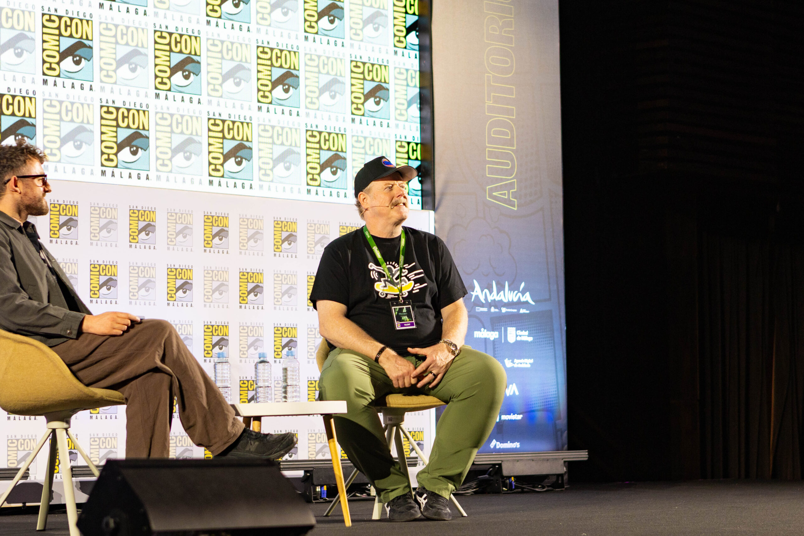 Iñaki Godoy y Taz Skylar desatan la locura fan en la segunda jornada de San Diego Comic-Con Málaga - Koke Perez Joohn Dimaggio Auditorium 1 Comic con 1362 scaled - Al Sol de la Costa